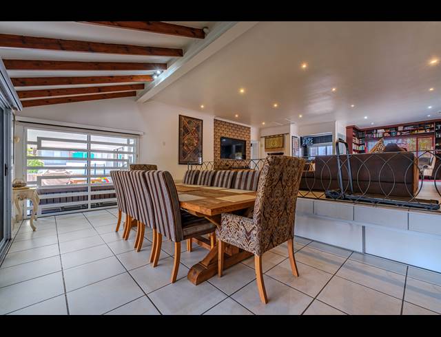 6 BEDROOM FREESTANDING FOR SALE IN ATHLONE PARK